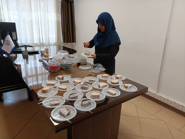 برگزاری جلسه تقدیر از همکاران خانم پردیس شهید چمران به مناسبت روز زن و ولادت حضرت فاطمه زهرا (س)   14