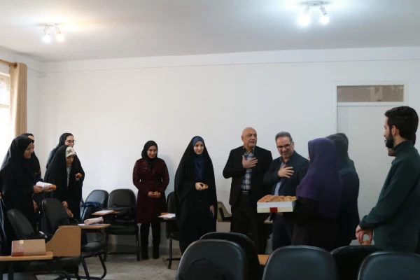 بازدید دکتر فتحی و جمعی از اساتید از کلاس های آموزشی پردیس شهید چمران
همراه با تبریک سالروز ولادت حضرت زهرا (س) و روز زن 4