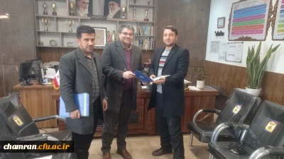 بازدید از مدارس وابسته تجربی کارورزی و اهدای لوح تقدیر به معلمان و مدیران