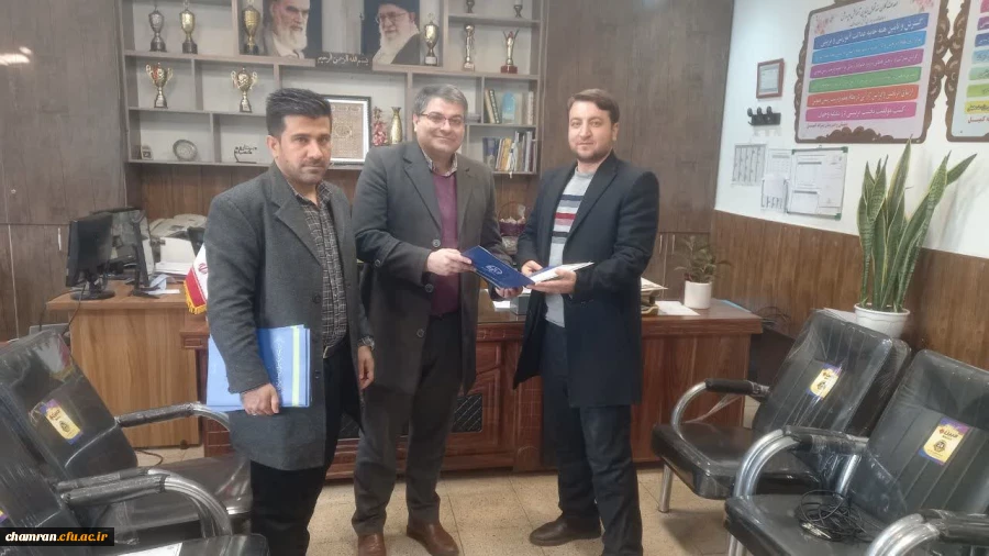 بازدید از مدارس وابسته تجربی کارورزی و اهدای لوح تقدیر به معلمان و مدیران 2