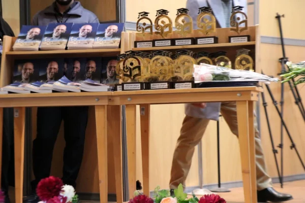 برگزاری همایش علمی «هفته پژوهش» و تقدیر از فعالان عرصه پژوهش
 3