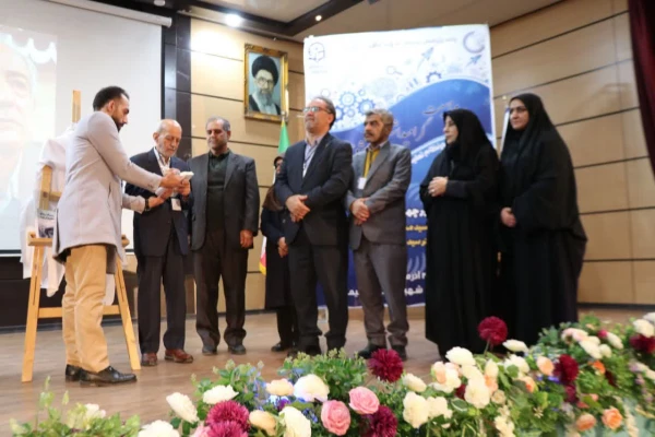 برگزاری همایش علمی «هفته پژوهش» و تقدیر از فعالان عرصه پژوهش
 5