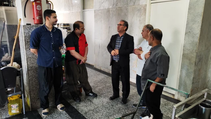 بازدید ریاست دانشکده علوم انسانی از بخش های پشتیبانی 3