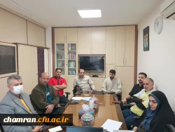 نشست صمیمانه رئیس دانشکده علوم انسانی شهید چمران با نیروهای طبخ و توزیع برگزار شد 3