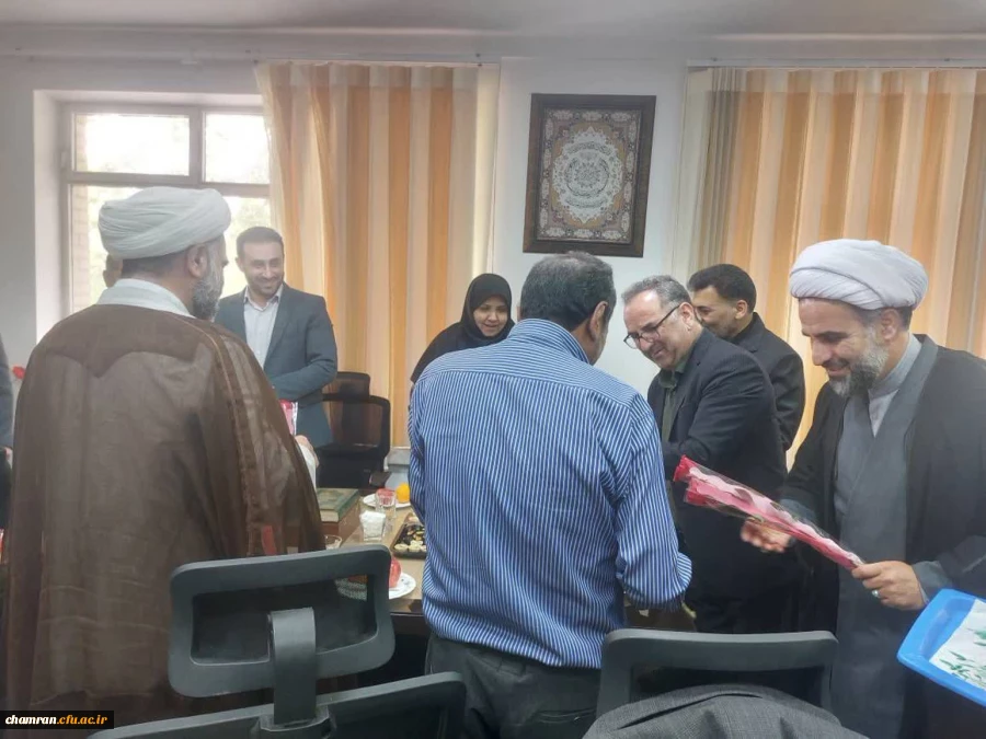 تقدیر و تشکر از همکاران و اساتید دانشکده علوم انسانی شهید چمران 2